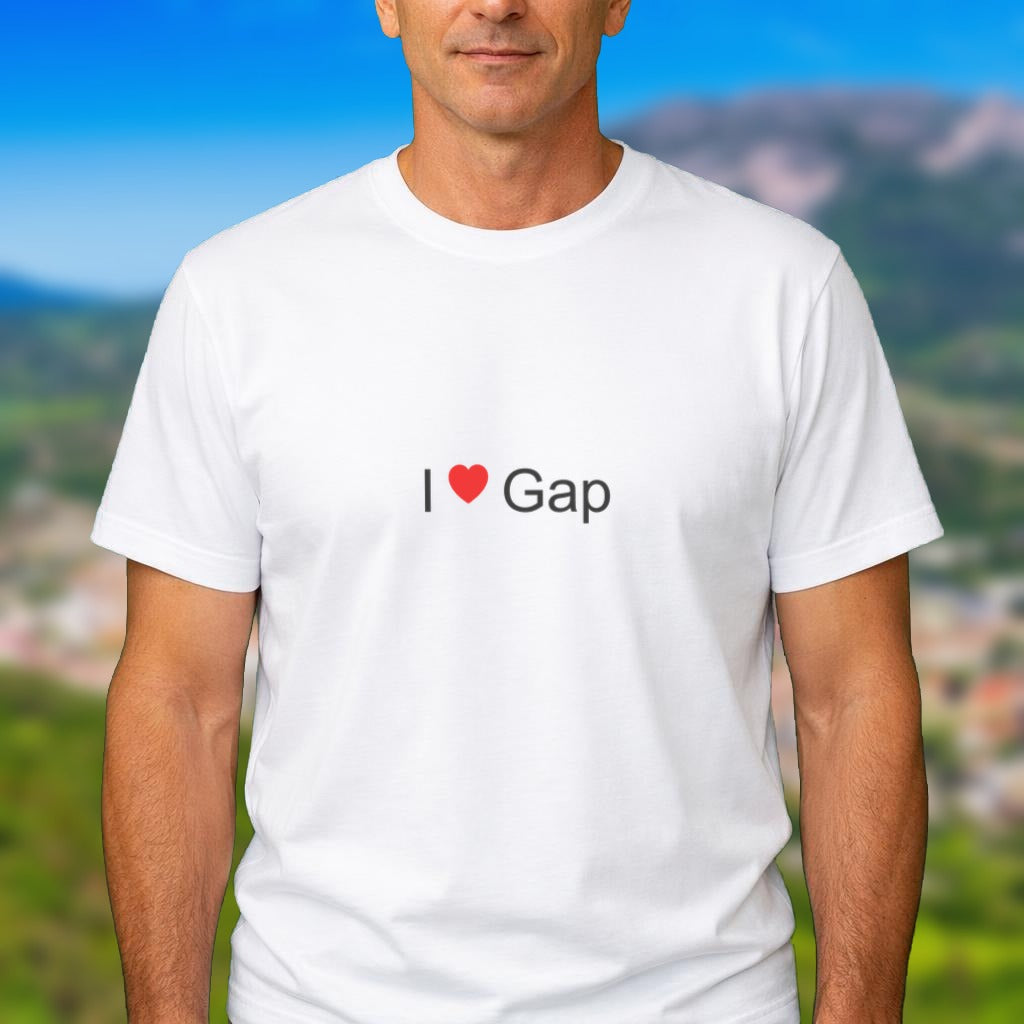 T-shirt I love Gap porté