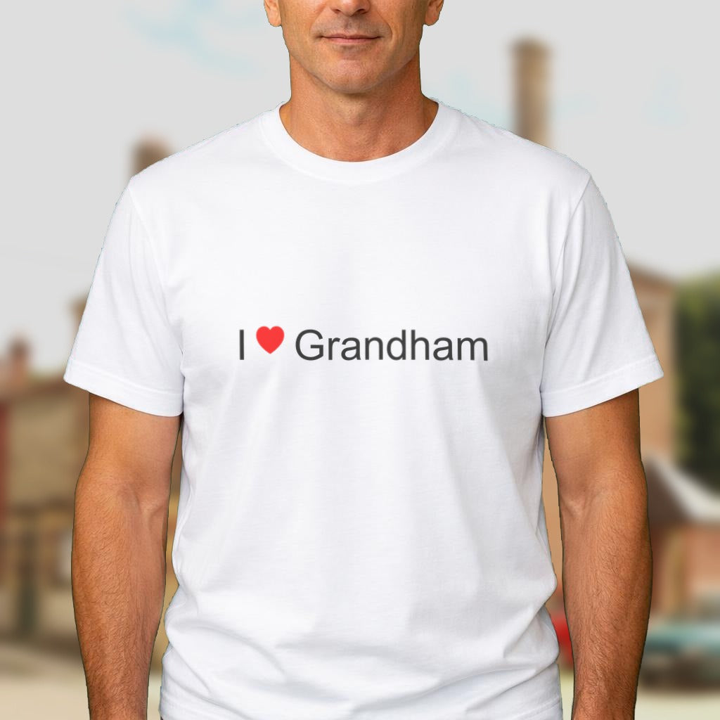 T-shirt I love Grandham porté