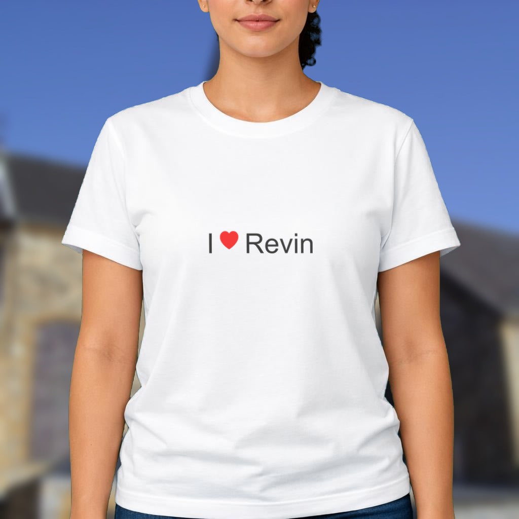T-shirt I love Revin porté