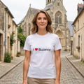 Photo portée du T-shirt I love buzancy en décor Buzancy